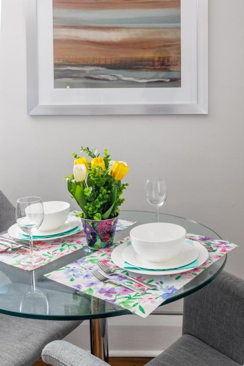 Upscale Studio - Boutique Apartment - PRIME Walk Location! image 10